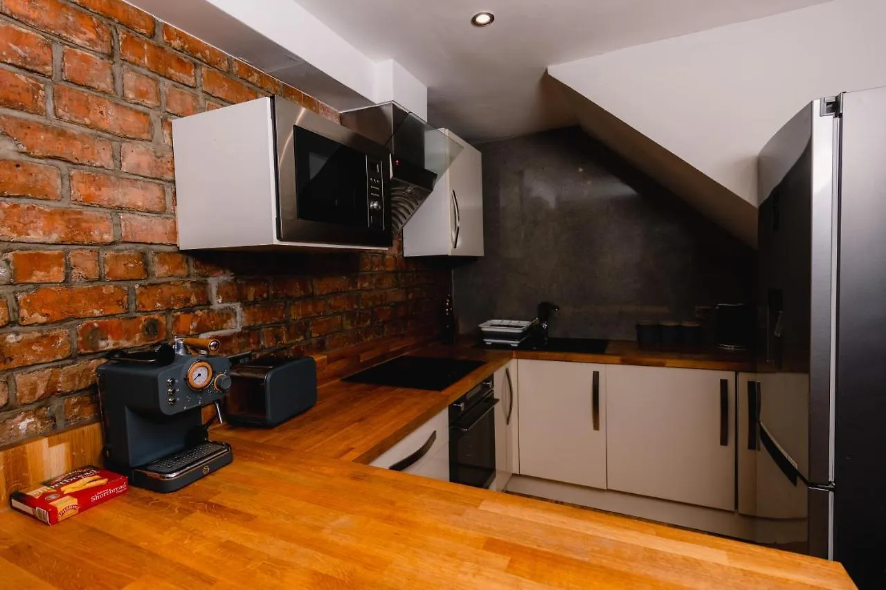 Superb Luxury Quality Central Apartment On Canal 0*, Edinburgh