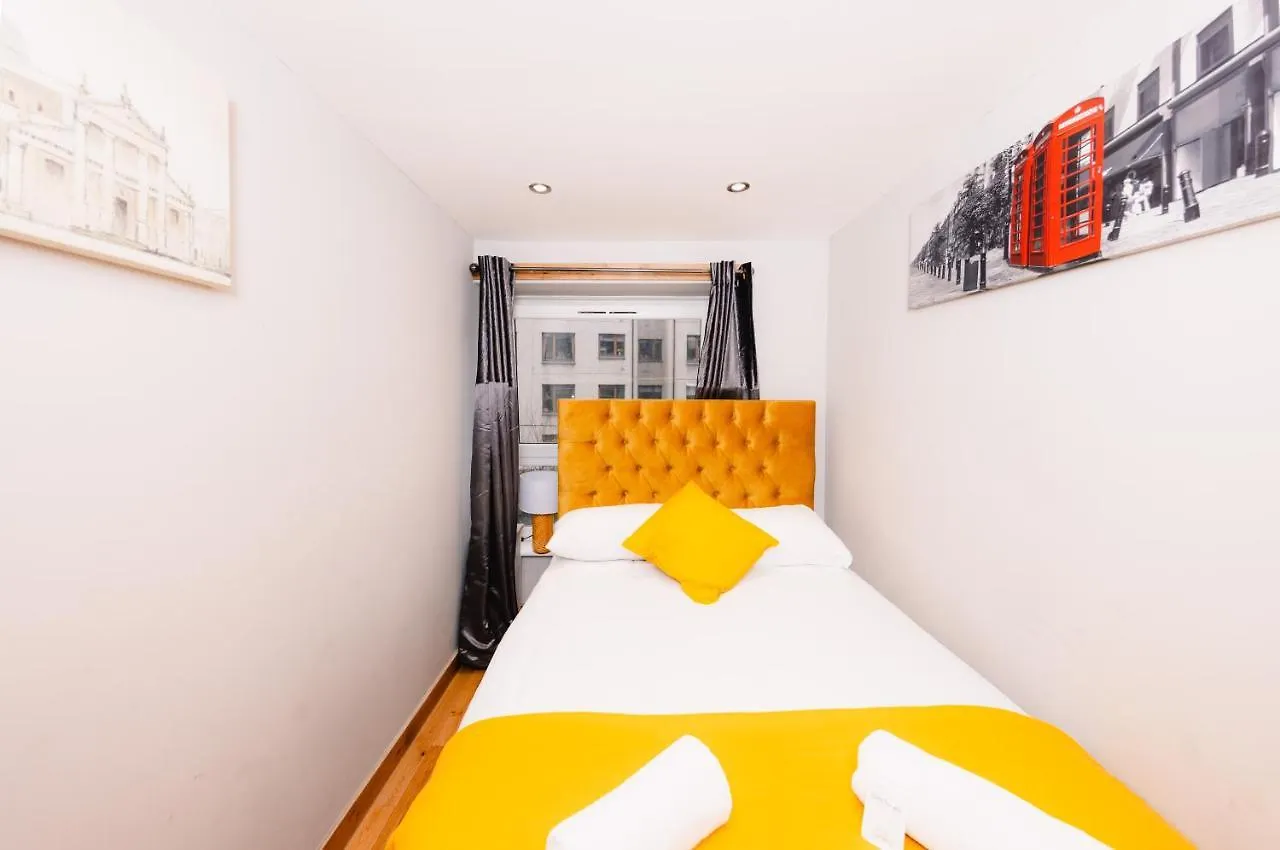 Superb Luxury Quality Central Apartment On Canal Edinburgh